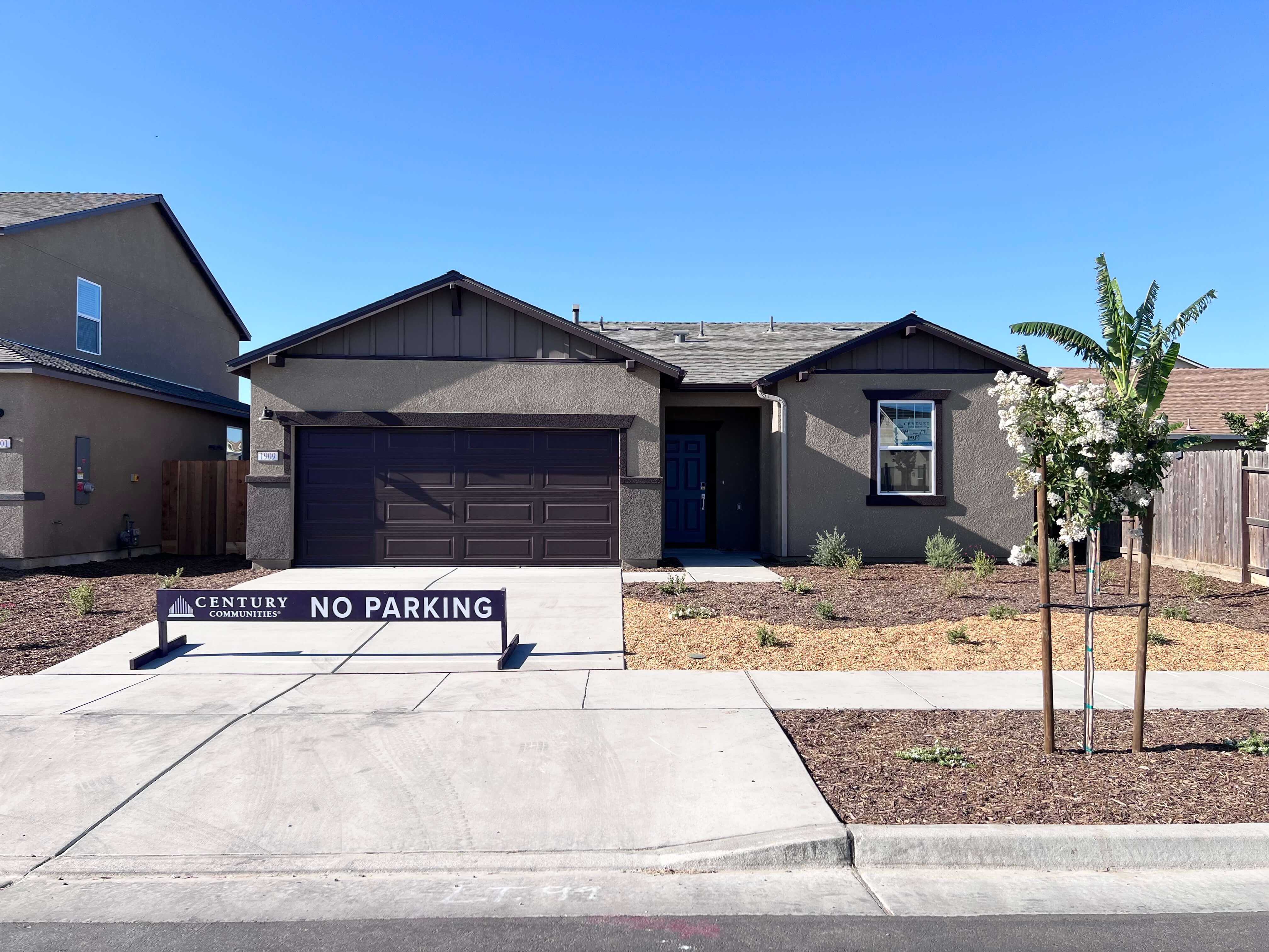 0099 1909 West Graham Street