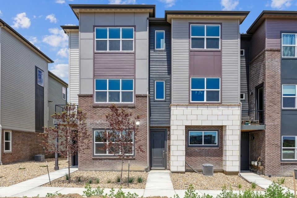 0058 457 Interlocken Blvd., 105